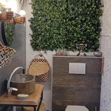 אתר קמפינג Boutique Camp Thea Under The Walnut, Pitches For Your Own Tent, Outdoor Kitchen Mrse